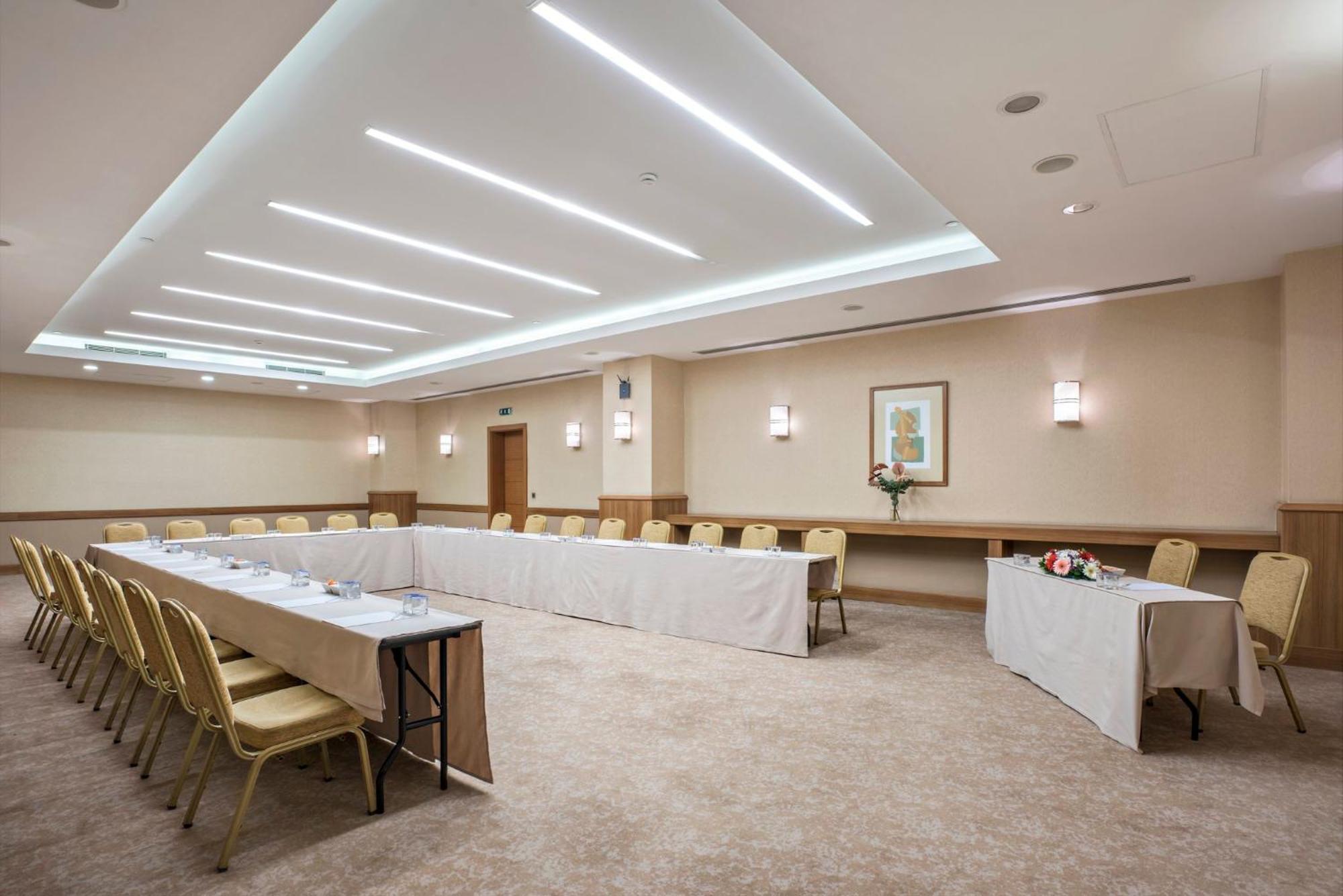 Holiday Inn Sisli By Ihg Istanbul Eksteriør billede